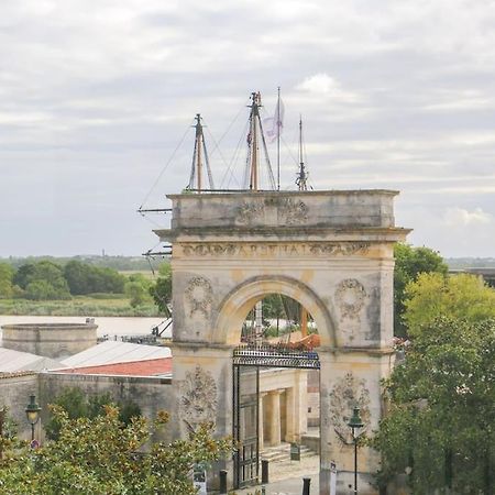 Cote Cour - Appartement En Plein Centre-Ville & Proche Des Thermes Rochefort  Exterior foto